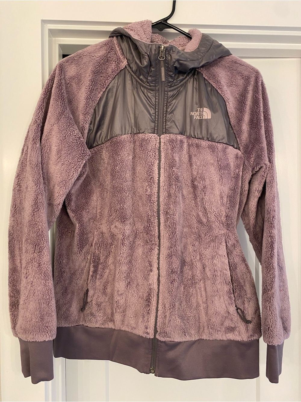 The north face woman’s zip up hoodie